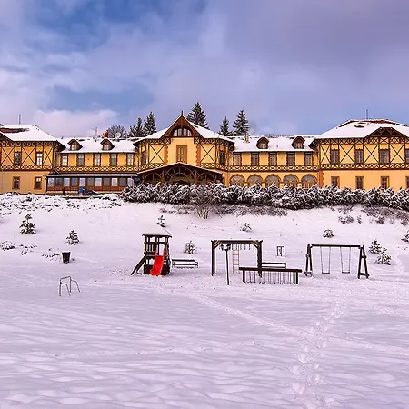 Erzsebet Park 3* Parád