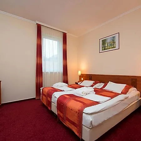 Erzsébet Park 3*